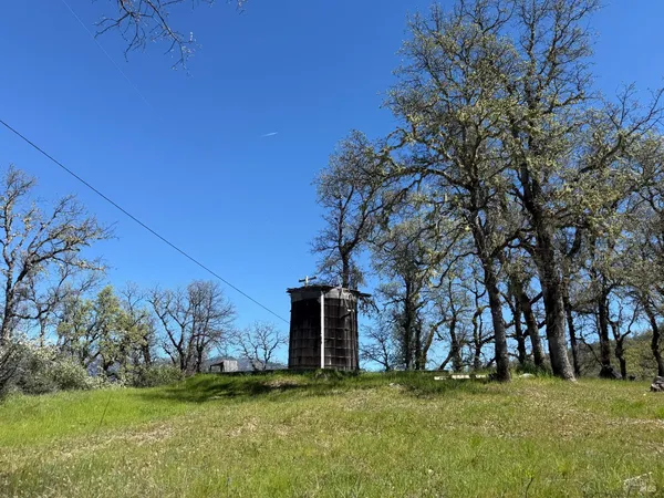 $299,900 | 27150 Mendocino Pass Road, Covelo, CA 95428