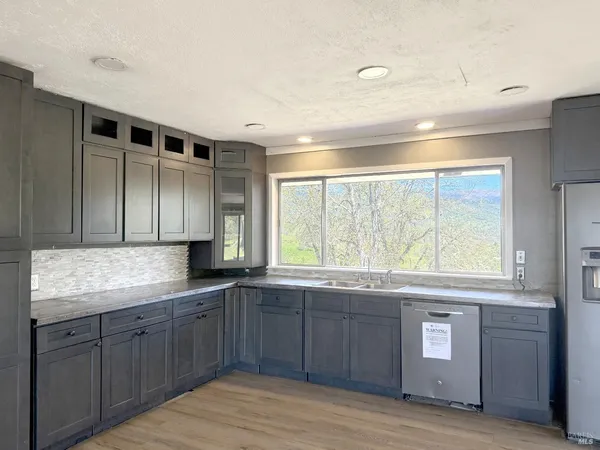 $299,900 | 27150 Mendocino Pass Road, Covelo, CA 95428