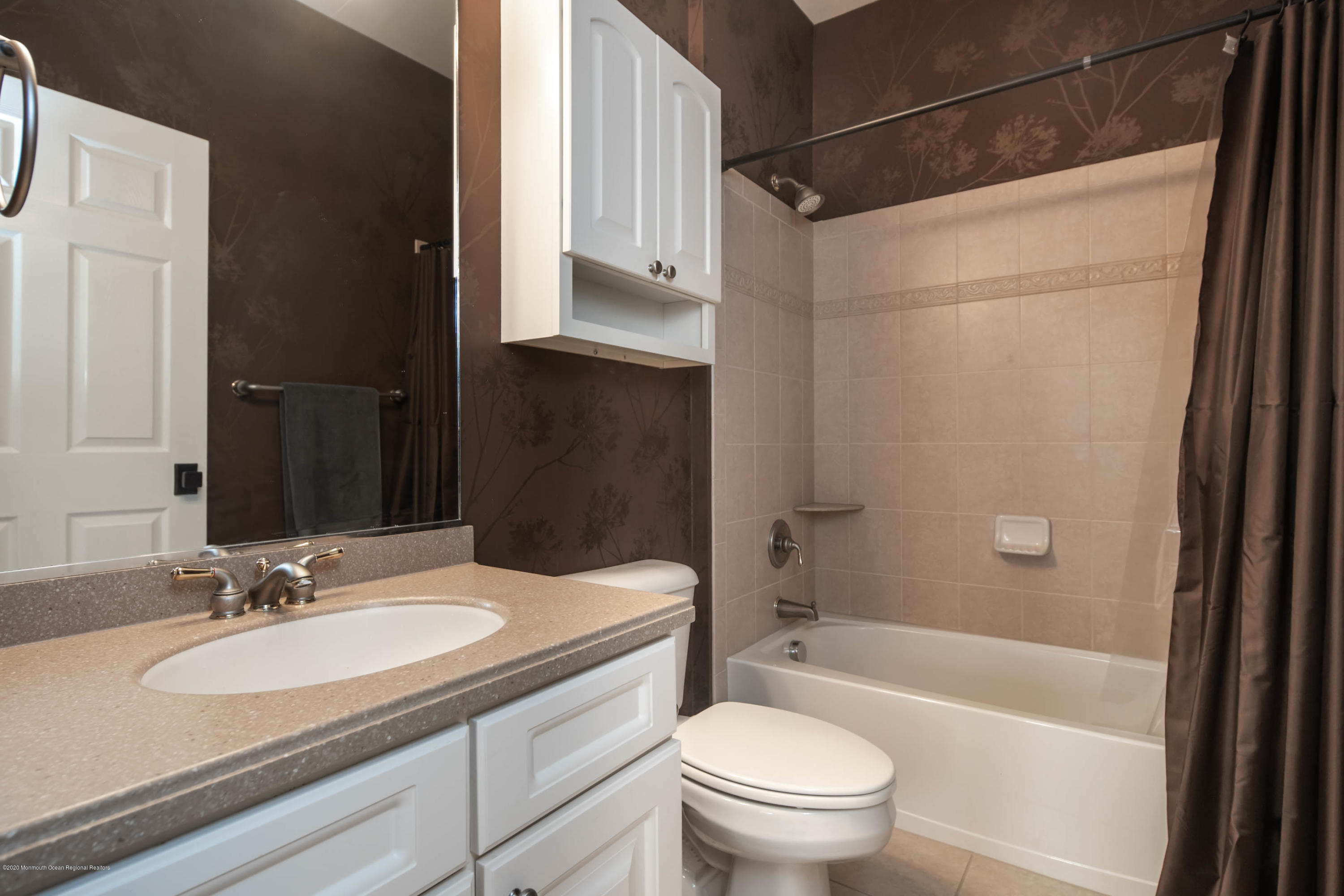 1011 Abby Road Middletown, NJ 07748 - Photo 18 of 27 EN SUITE BATHROOM
