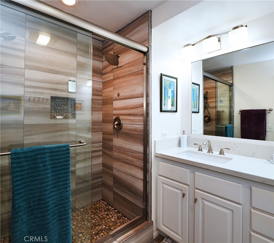 17371 Mockingbird Canyon Road Riverside, CA 92504 - Photo 42 of 73 Primary On Suite