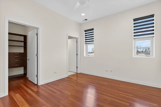 $555,000 | 1550 West Cornelia Avenue, Unit 401, Chicago, IL 60657