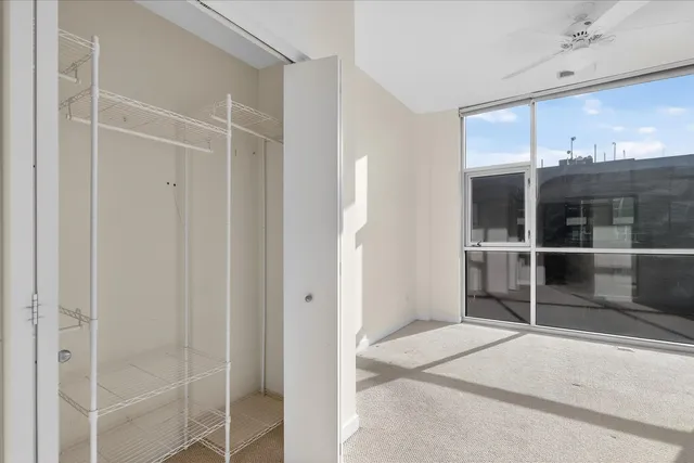 $555,000 | 1550 West Cornelia Avenue, Unit 401, Chicago, IL 60657