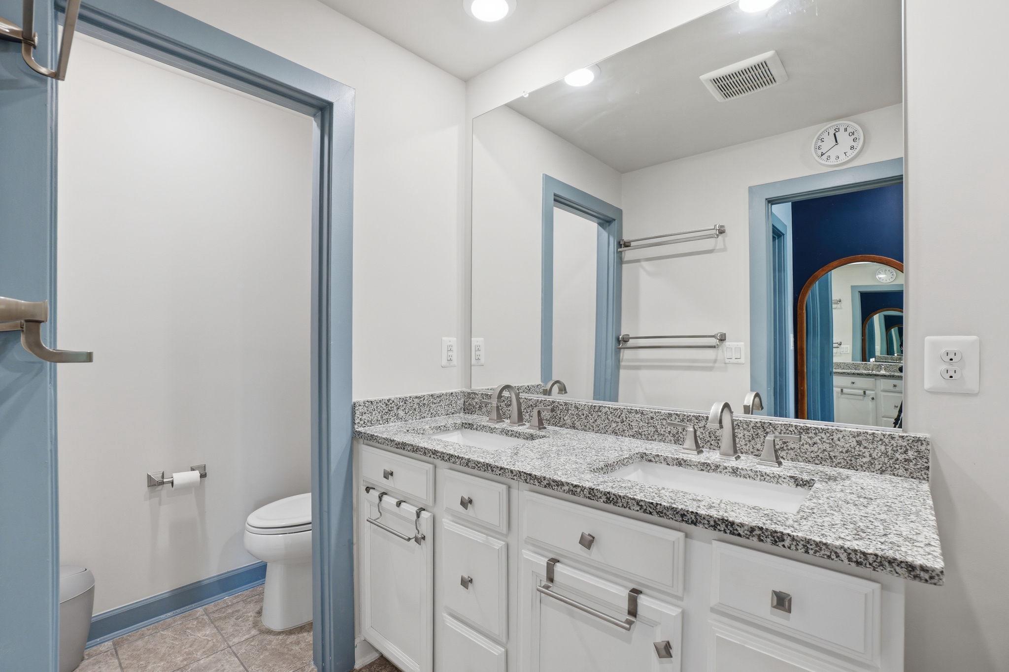 12916 Sunrise Ridge Alley, Unit 63 Herndon, VA 20171 - Photo 16 of 71 Primary bath with separate toilet