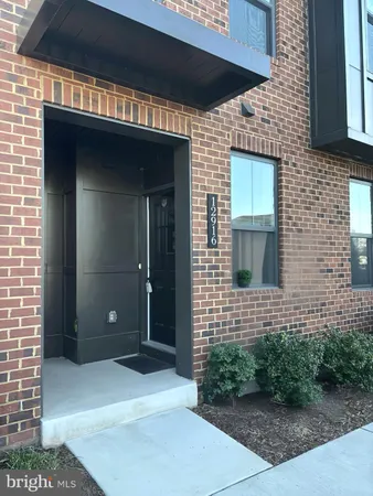$588,900 | 12916 Sunrise Ridge Alley, Unit 63, Herndon, VA 20171