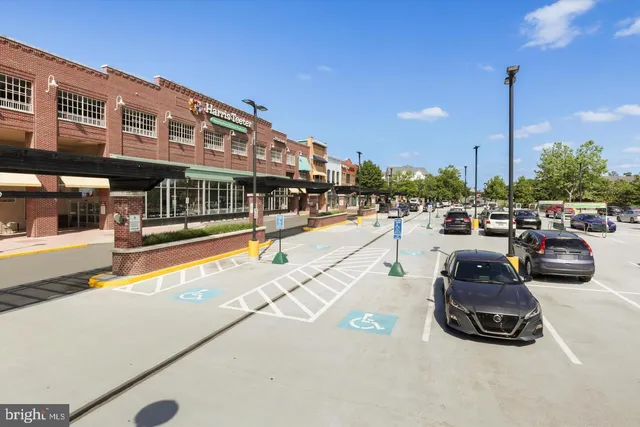 $625,000 | 12916 Sunrise Ridge Alley, Unit 63, Herndon, VA 20171