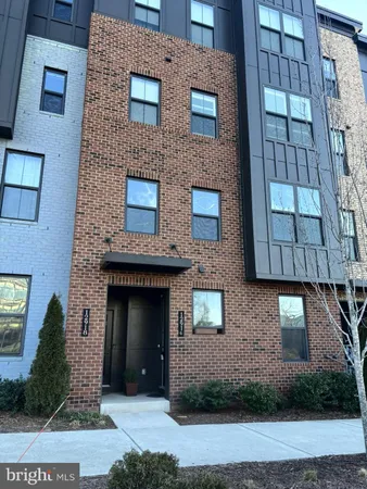 $588,800 | 12916 Sunrise Ridge Alley, Unit 63, Herndon, VA 20171