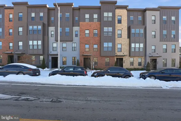 $588,800 | 12916 Sunrise Ridge Alley, Unit 63, Herndon, VA 20171