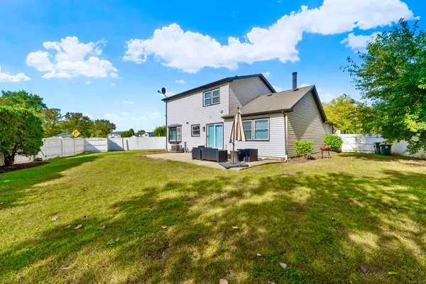 $3,750 | 1211 Diane Lane, Elk Grove Village, IL 60007
