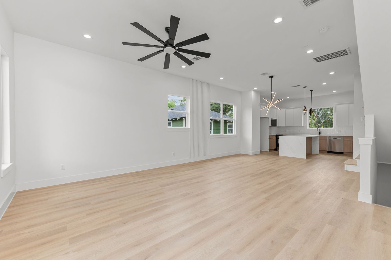 3348 Sauer Street Houston, TX 77004 - Photo 6 of 24 Living space on 2nd floor