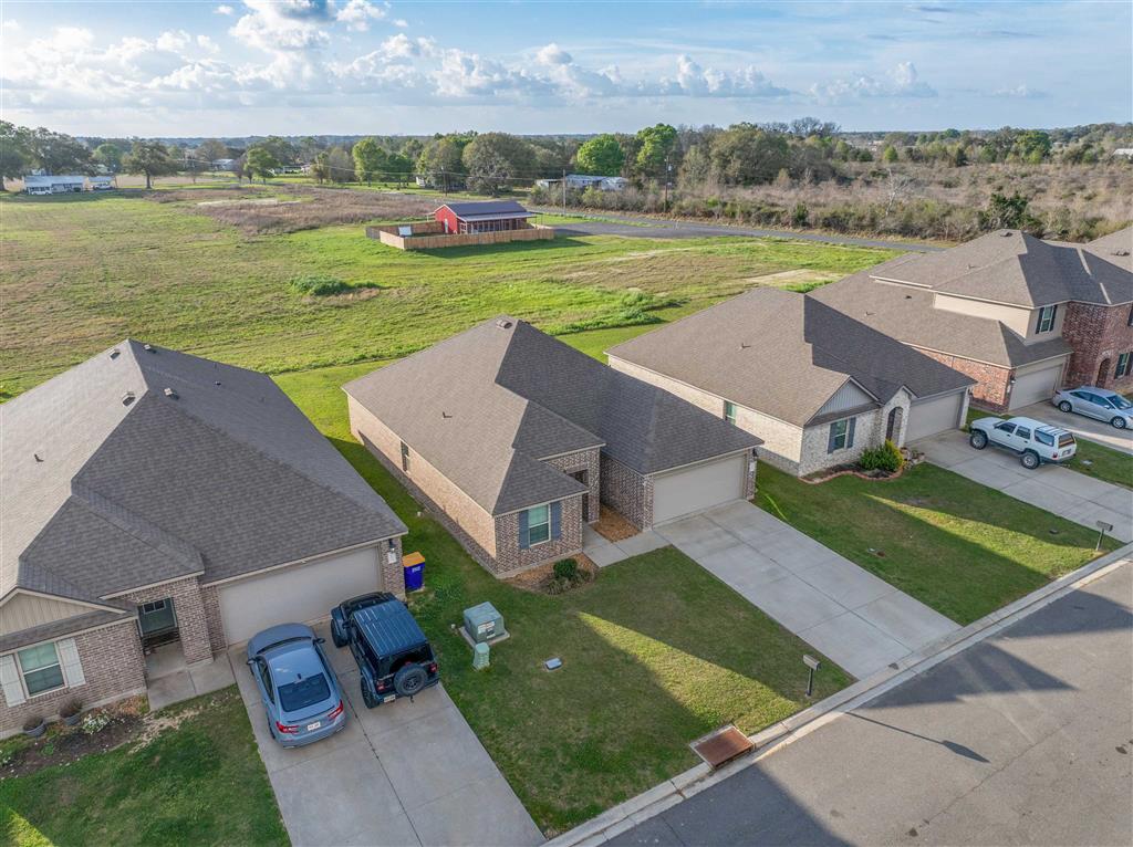 4061 Canary Place Jennings, LA 70546 - Photo 2 of 23