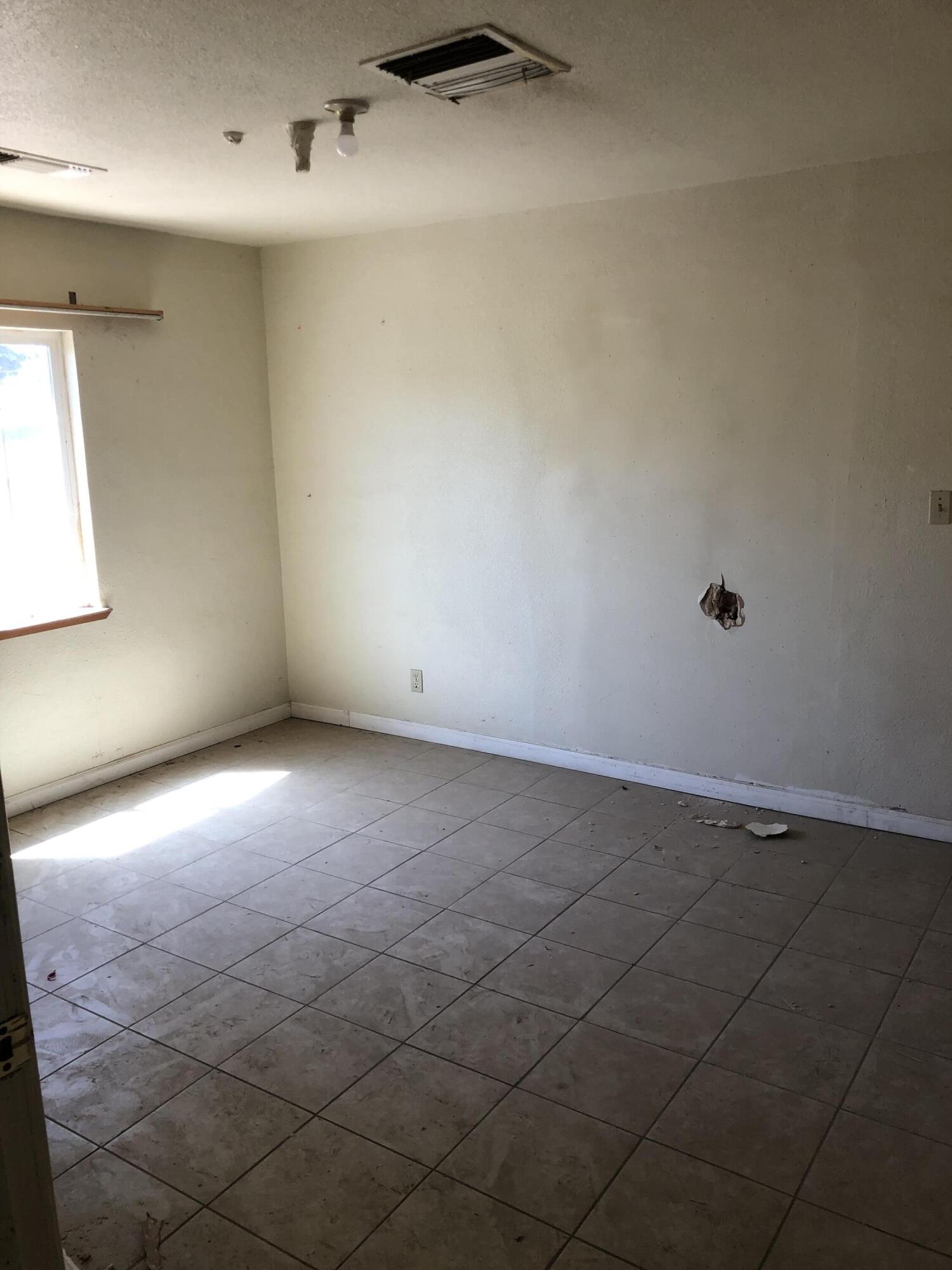 1590 East Dinuba Avenue Reedley, CA 93654 - Photo 13 of 26 IMG_0726