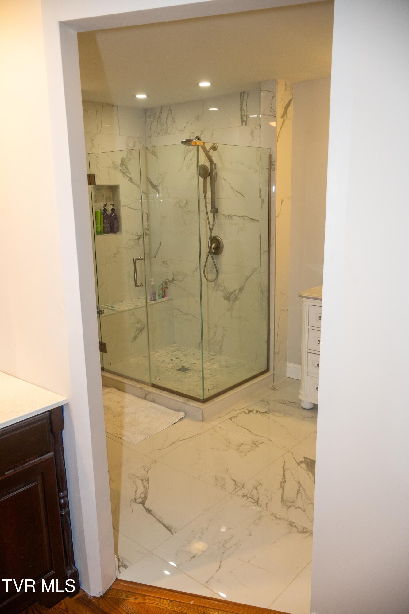 98 Periwinkle Place Kingsport, TN 37660 - Photo 20 of 43 MV4A0800a