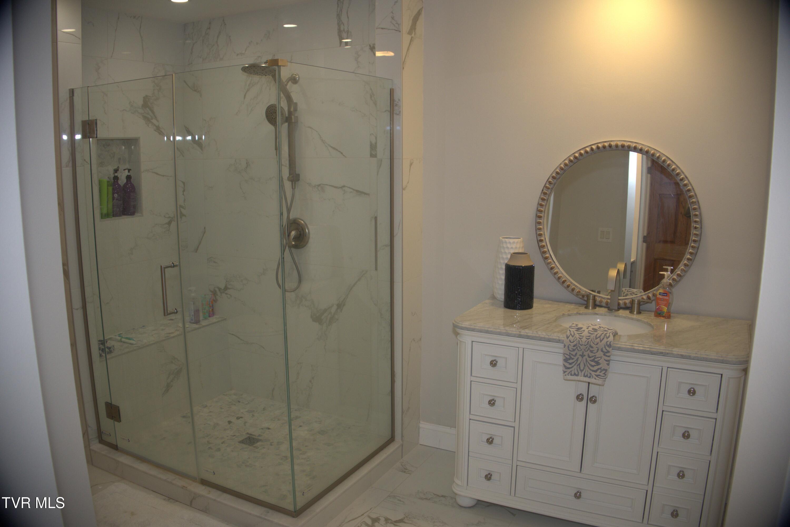 98 Periwinkle Place Kingsport, TN 37660 - Photo 23 of 43 MV4A0798a