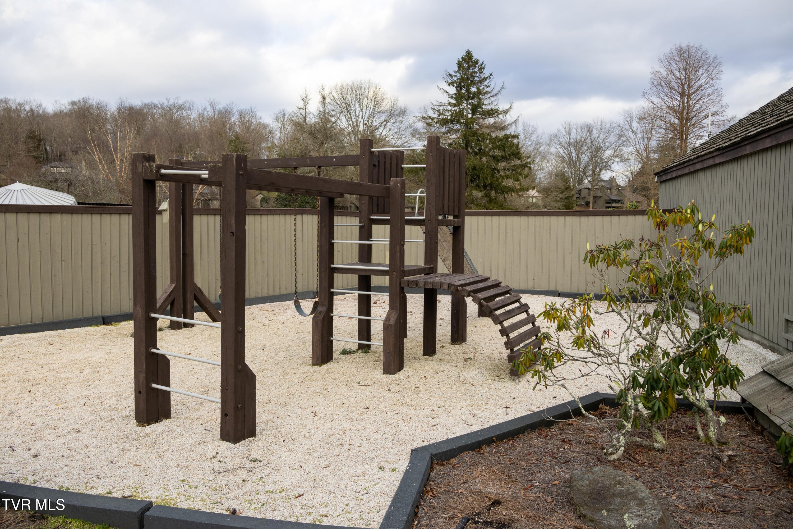 98 Periwinkle Place Kingsport, TN 37660 - Photo 37 of 43 MV4A0900a