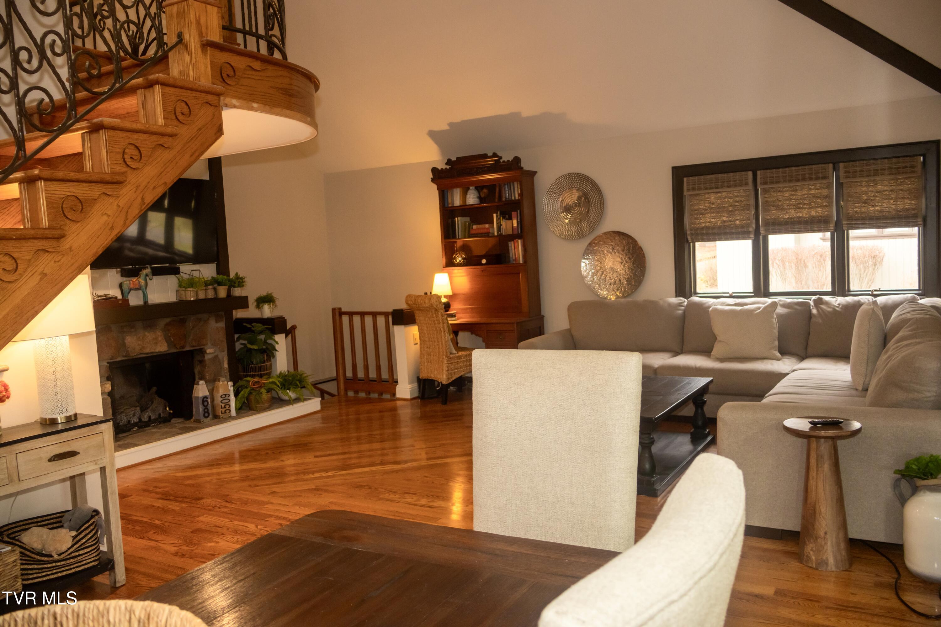 98 Periwinkle Place Kingsport, TN 37660 - Photo 6 of 43 MV4A0836-2a