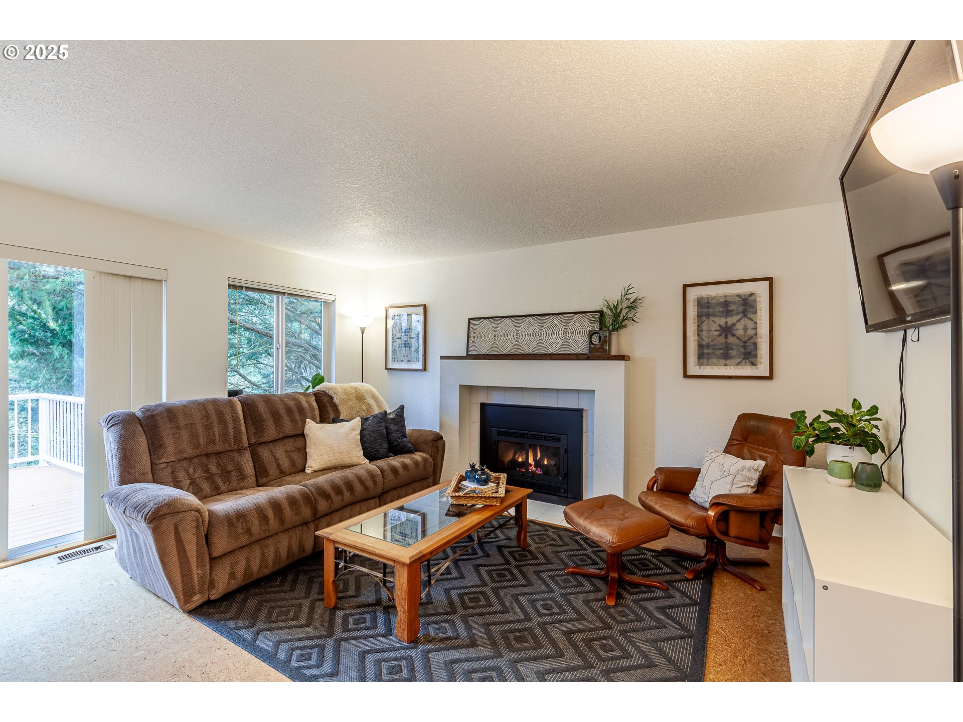 4216 Southwest Brugger Street Portland, OR 97219 - Photo 14 of 39 Gallery Image 14