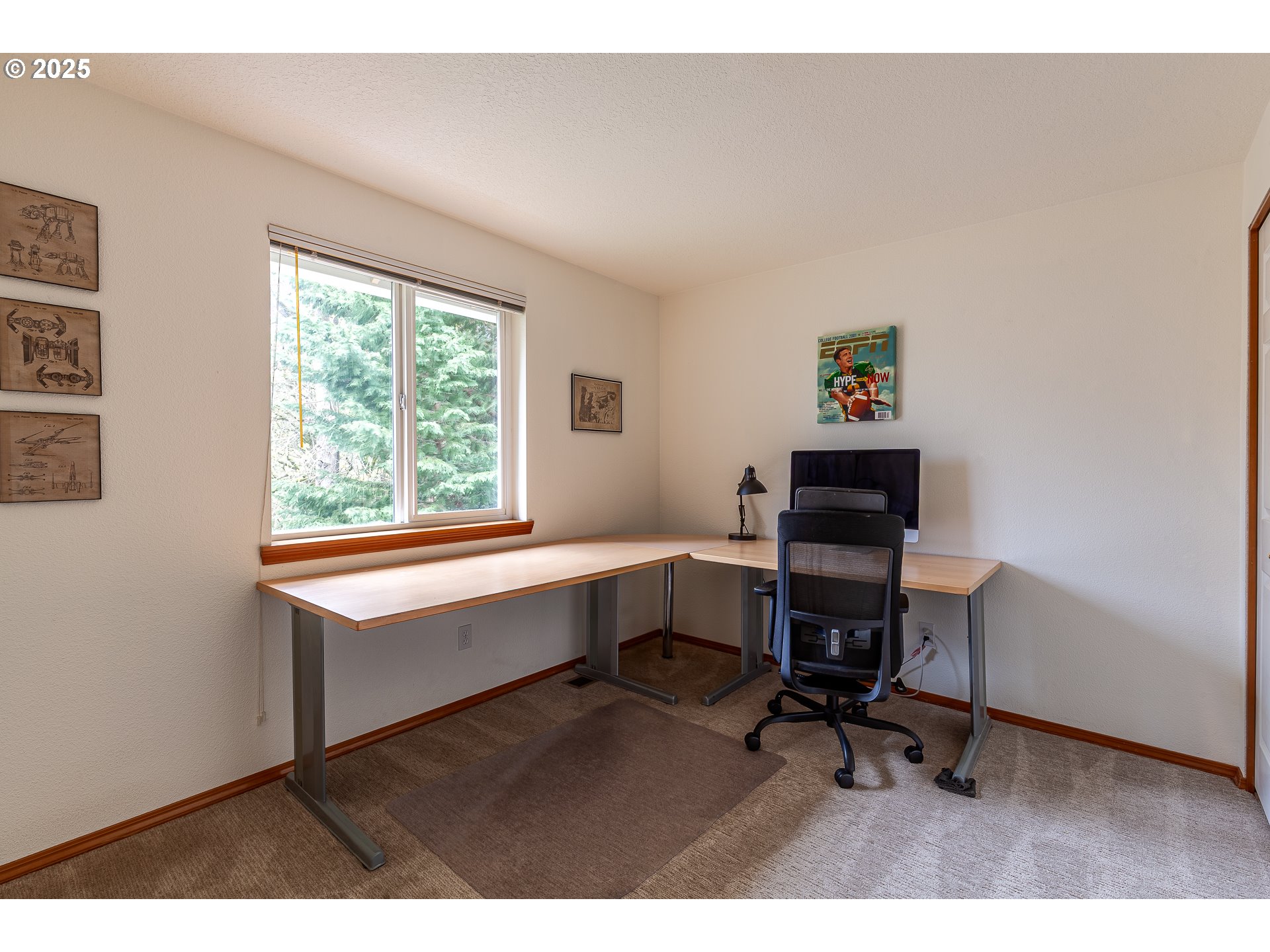 4216 Southwest Brugger Street Portland, OR 97219 - Photo 20 of 39 Bedroom