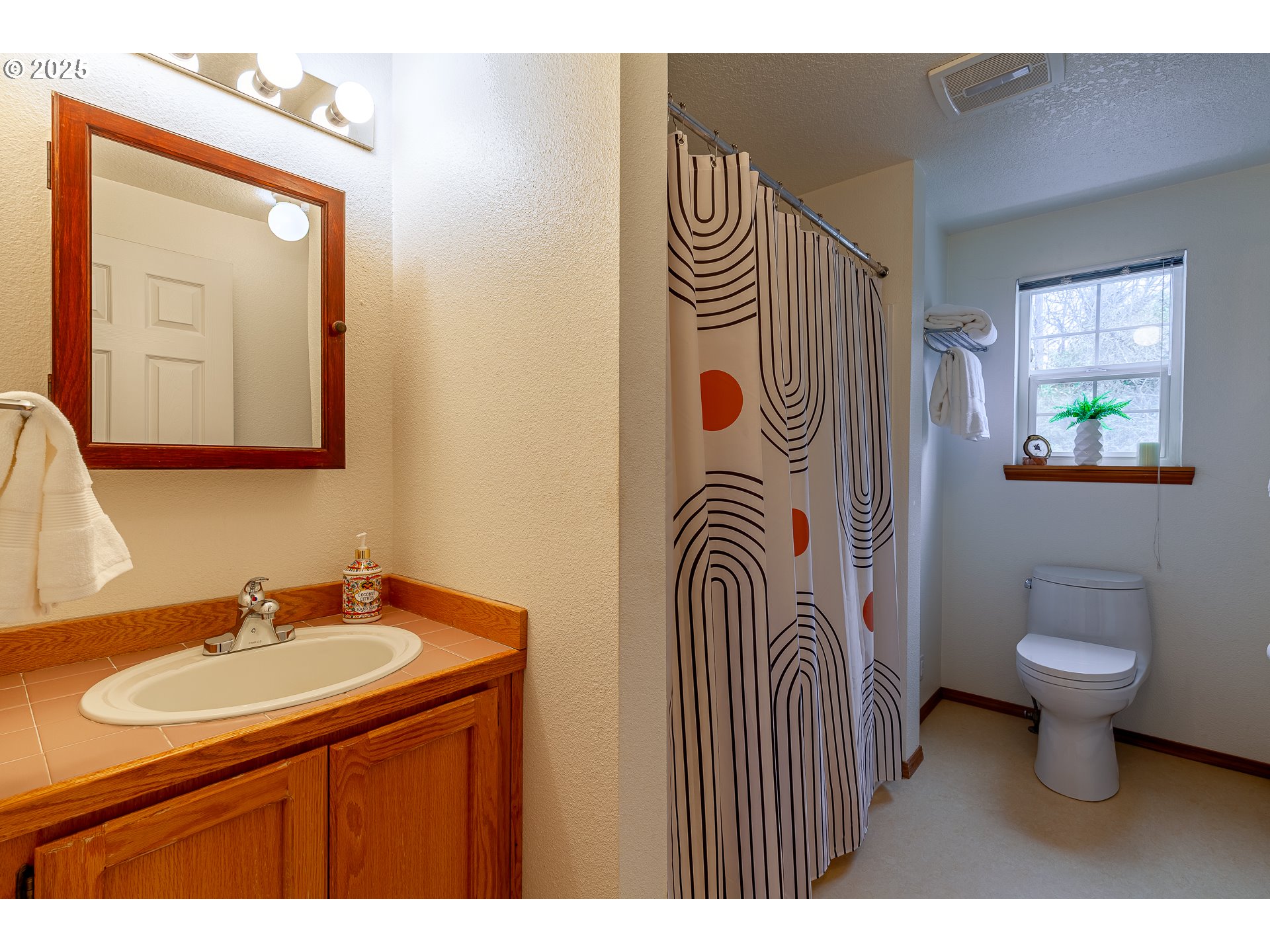 4216 Southwest Brugger Street Portland, OR 97219 - Photo 21 of 39 Bedroom