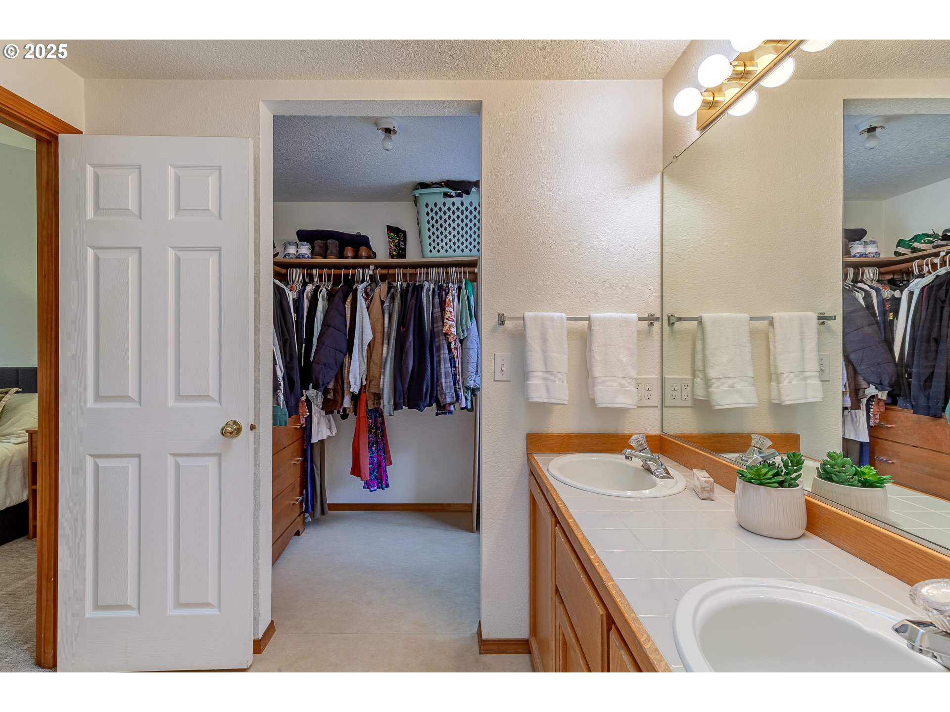 4216 Southwest Brugger Street Portland, OR 97219 - Photo 25 of 39 Gallery Image 25