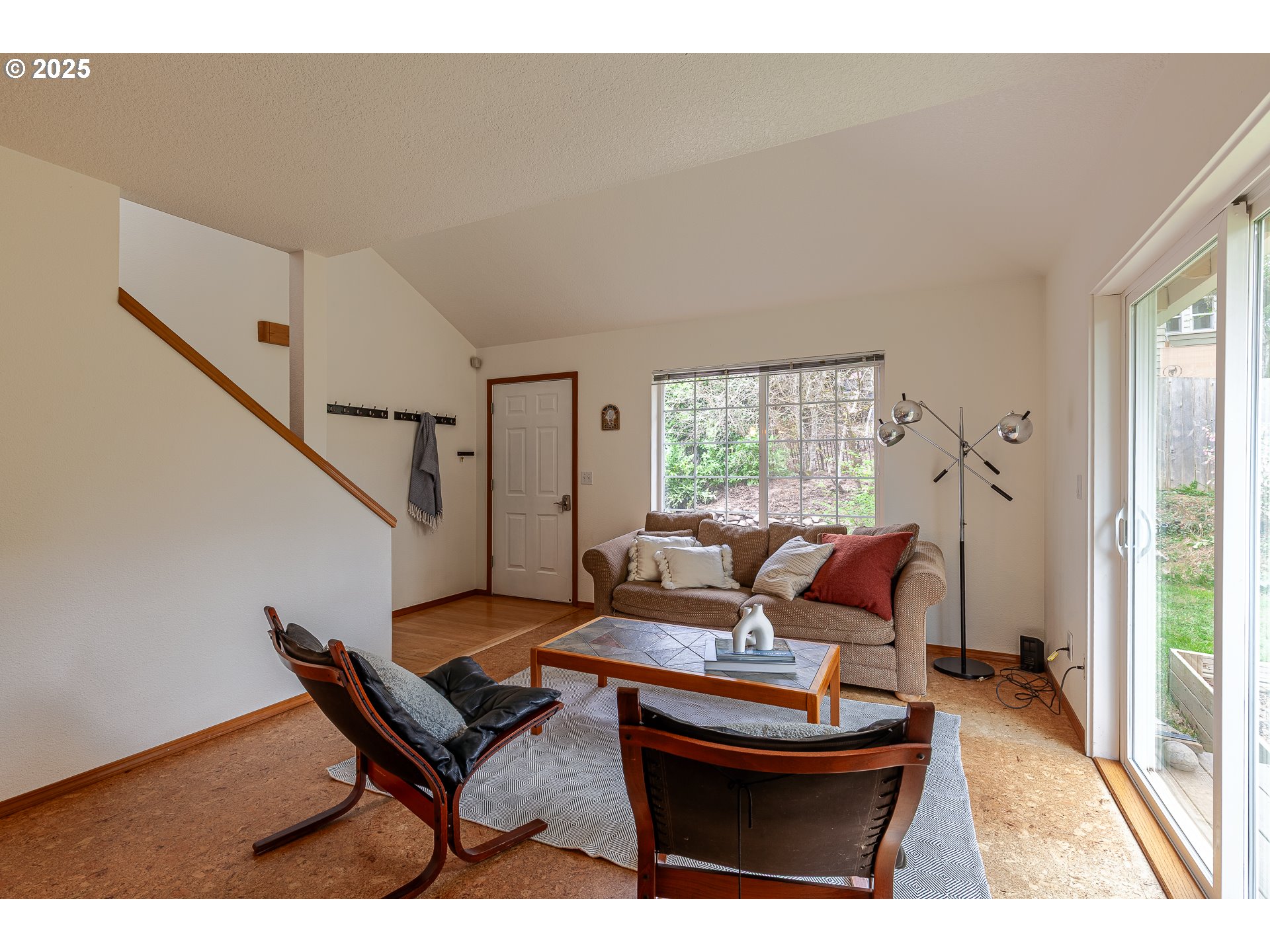4216 Southwest Brugger Street Portland, OR 97219 - Photo 6 of 39 Deck