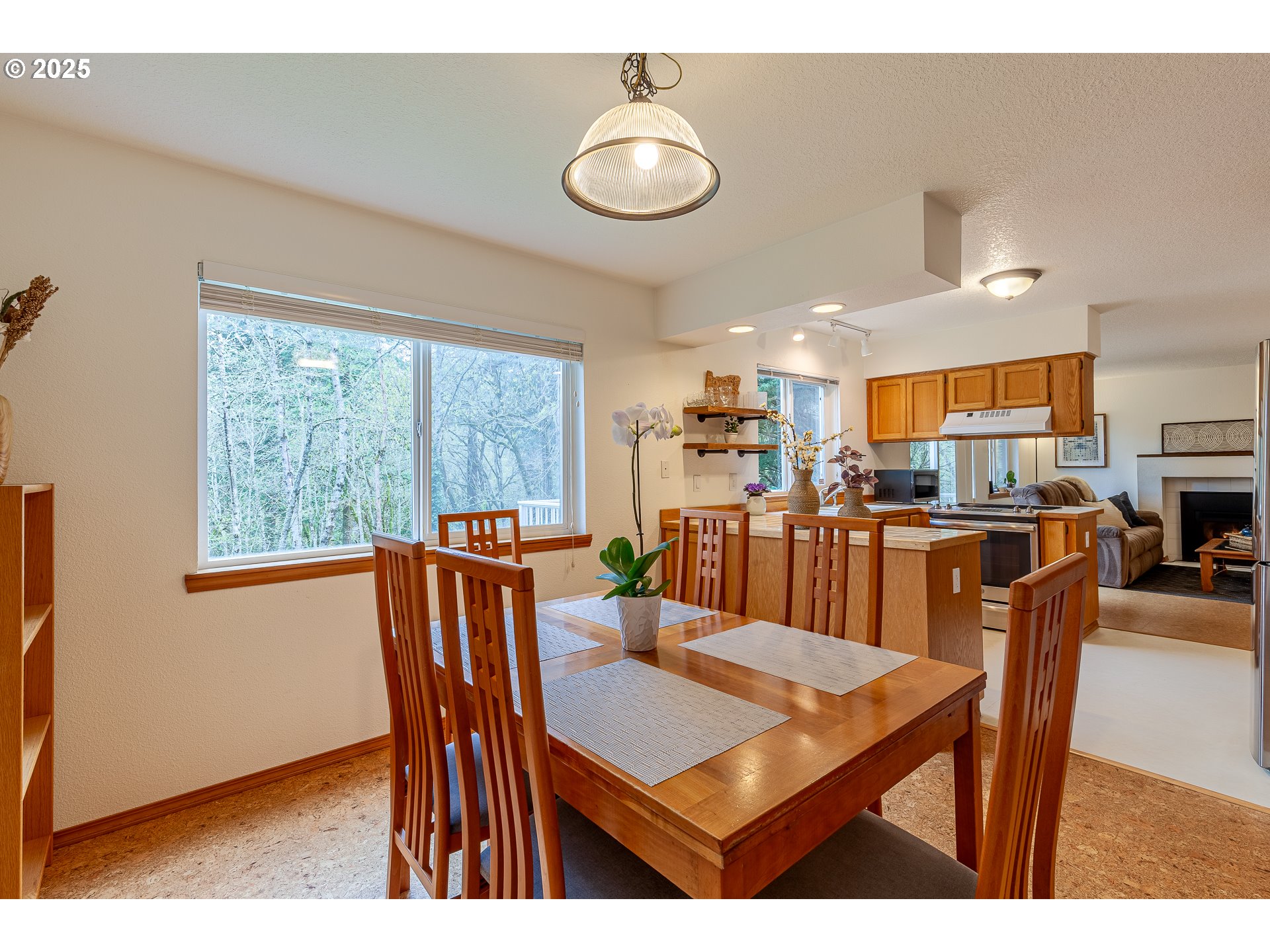 4216 Southwest Brugger Street Portland, OR 97219 - Photo 8 of 39 Gallery Image 8