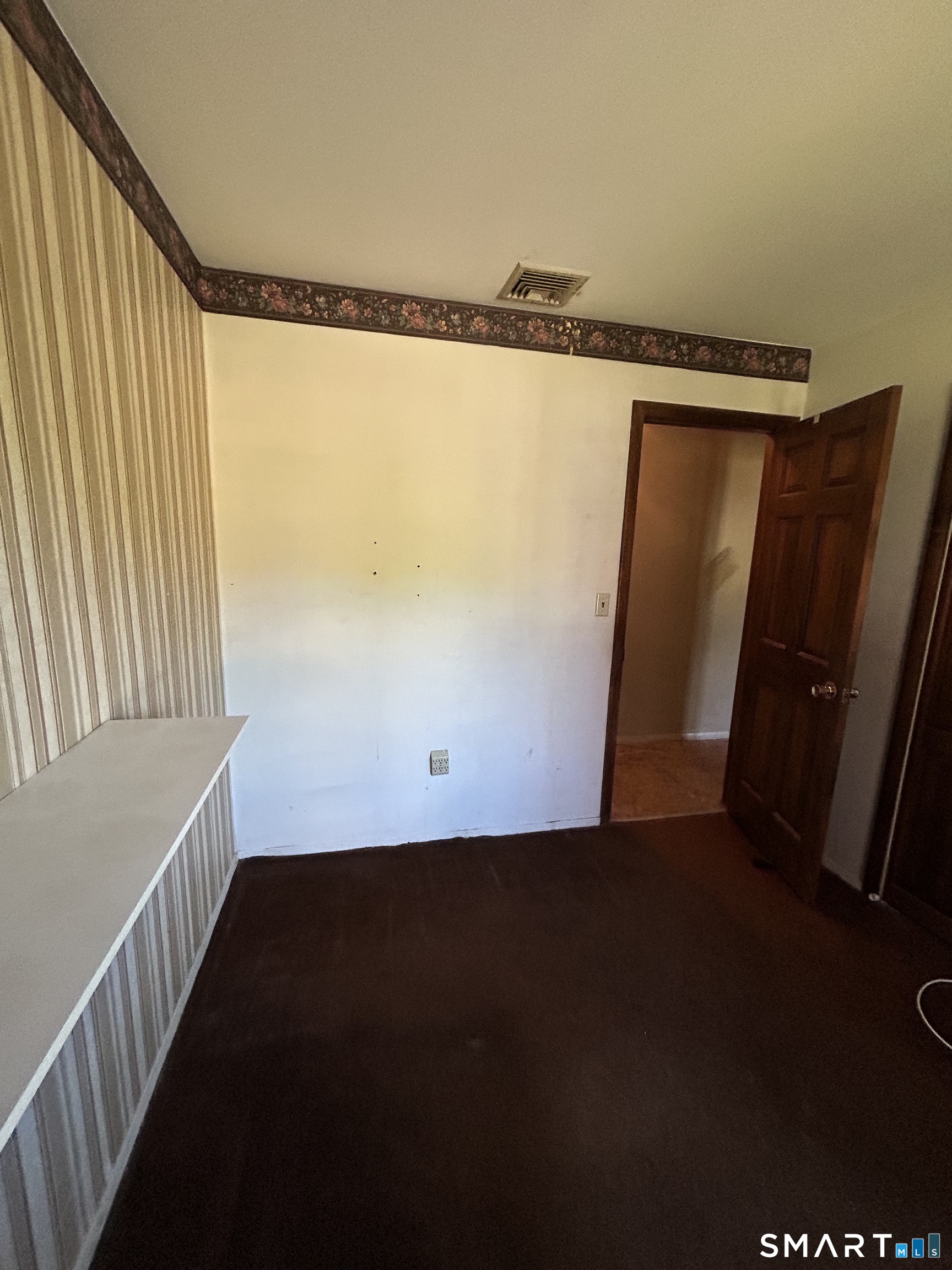 28 Goebel Road Hamden, CT 06514 - Photo 10 of 14