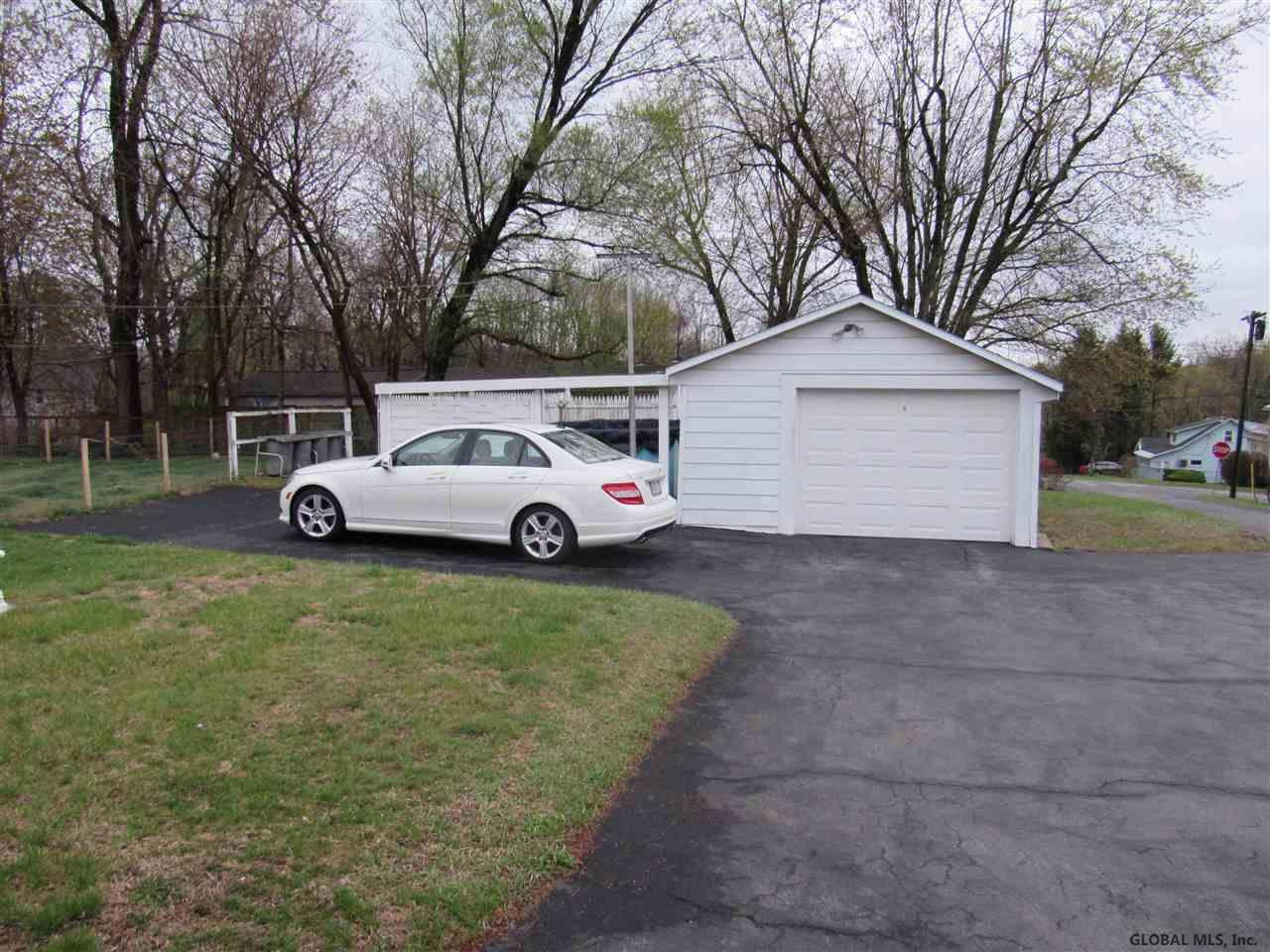 300 Glengary Road Rotterdam, NY 12304 - Photo 17 of 20 Photo 17