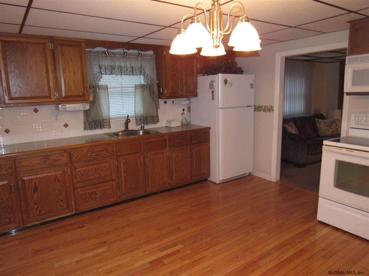 300 Glengary Road Rotterdam, NY 12304 - Photo 9 of 20 Photo 9