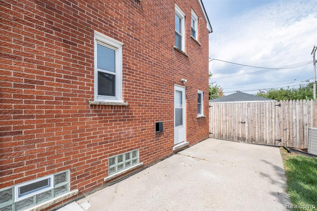 18259 Spring Court South Fraser, MI 48026 - Photo 41 of 51 Gallery Image 41