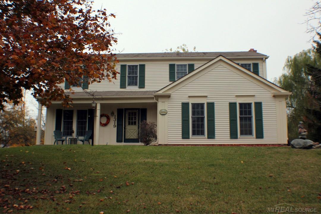1319 West Fairview Lane Rochester Hills, MI 48306 - Photo 1 of 1