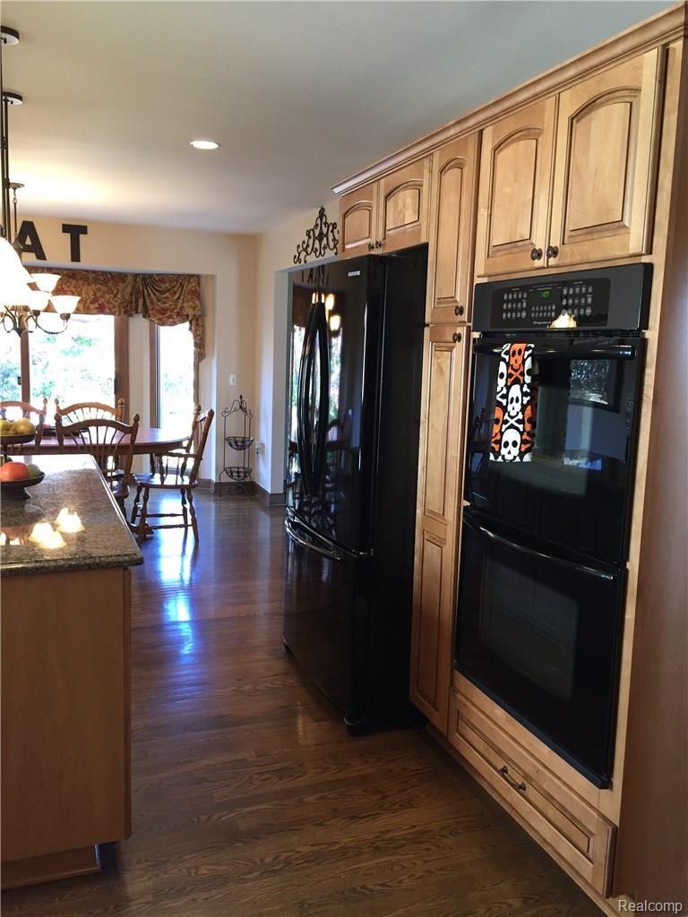 2112 Kennedy Drive Rochester, MI 48309 - Photo 5 of 47 IMG_0231.JPG
