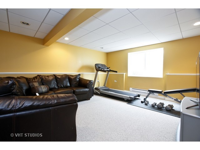 470 Raintree Drive Oswego, IL 60543 - Photo 11 of 25