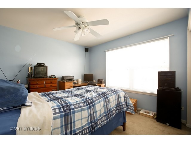 470 Raintree Drive Oswego, IL 60543 - Photo 16 of 25