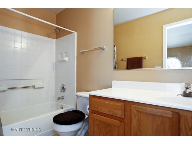 470 Raintree Drive Oswego, IL 60543 - Photo 19 of 25