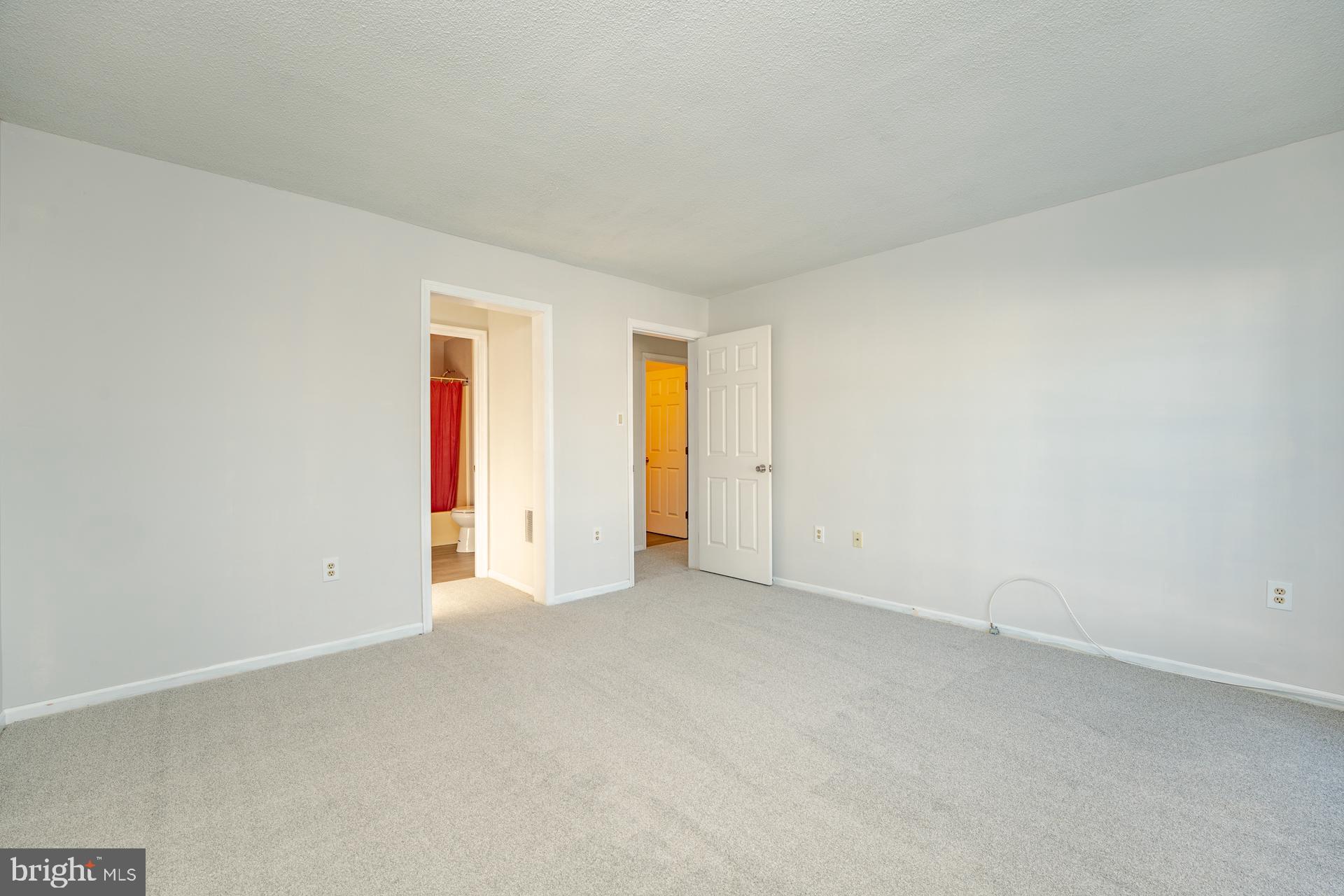 19 Clipper Court Atlantic City, NJ 08401 - Photo 15 of 35 an empty room with a natural light