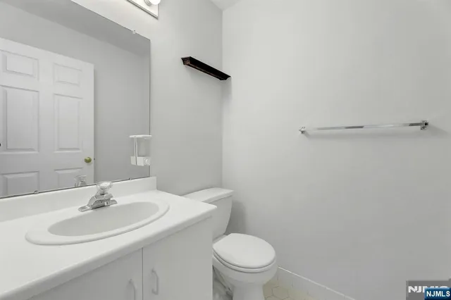 $3,200 | 2198 Kent Court, Mahwah, NJ 07430