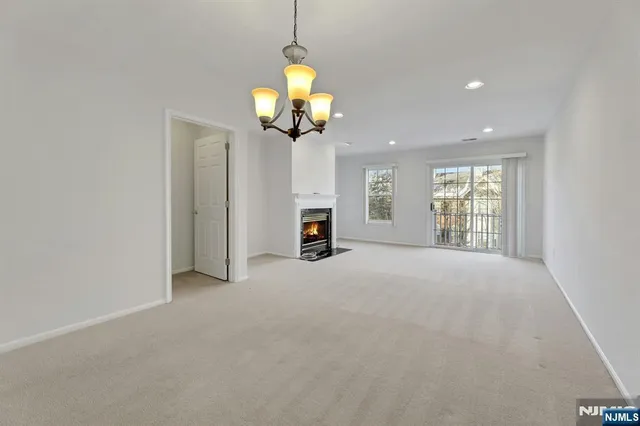 $3,200 | 2198 Kent Court, Mahwah, NJ 07430