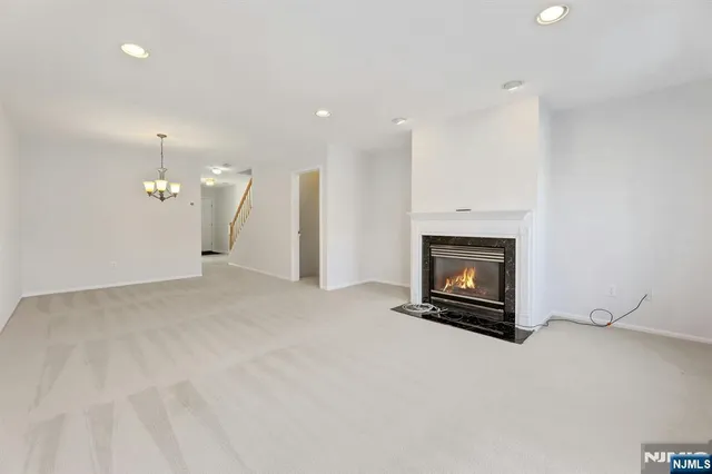 $3,200 | 2198 Kent Court, Mahwah, NJ 07430