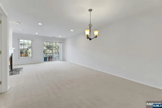 $3,200 | 2198 Kent Court, Mahwah, NJ 07430