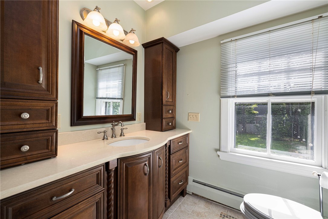 107 Old Beach Road, Unit 2 Newport, RI 02840 - Photo 12 of 38