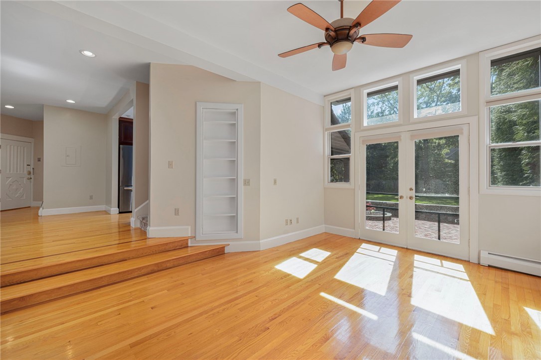 107 Old Beach Road, Unit 2 Newport, RI 02840 - Photo 2 of 38