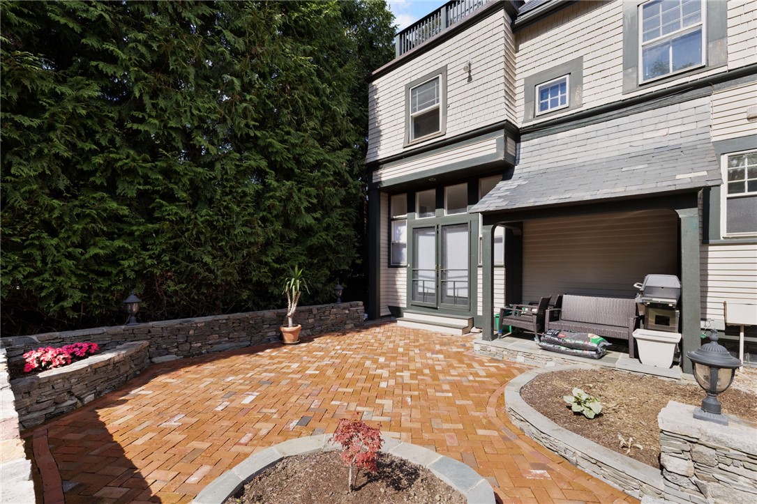 107 Old Beach Road, Unit 2 Newport, RI 02840 - Photo 29 of 38