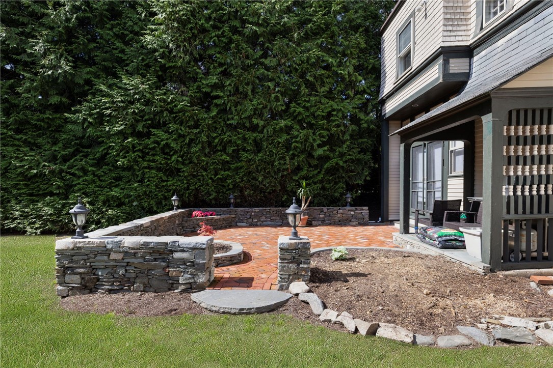 107 Old Beach Road, Unit 2 Newport, RI 02840 - Photo 30 of 38