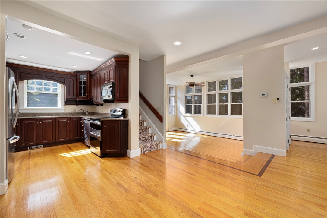 107 Old Beach Road, Unit 2 Newport, RI 02840 - Photo 5 of 38