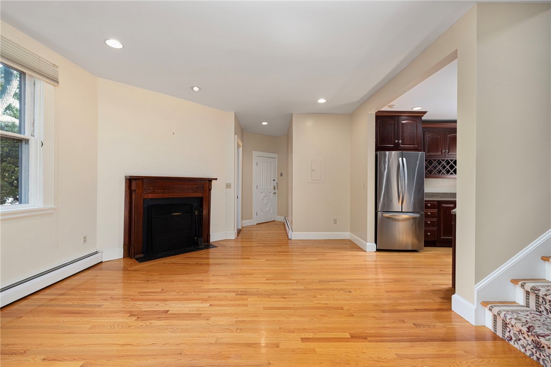 107 Old Beach Road, Unit 2 Newport, RI 02840 - Photo 7 of 38