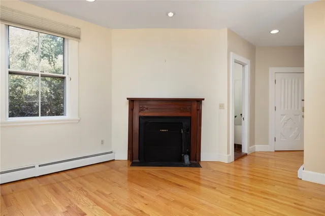 $3,500 | 107 Old Beach Road, Unit 2, Newport, RI 02840