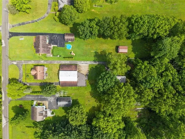 $265,000 | 1090-94 North Darby Road, Hermitage, PA 16148