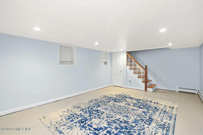 42 Indian Field Road Greenwich, CT 06830 - Photo 31 of 43 a view of an empty room