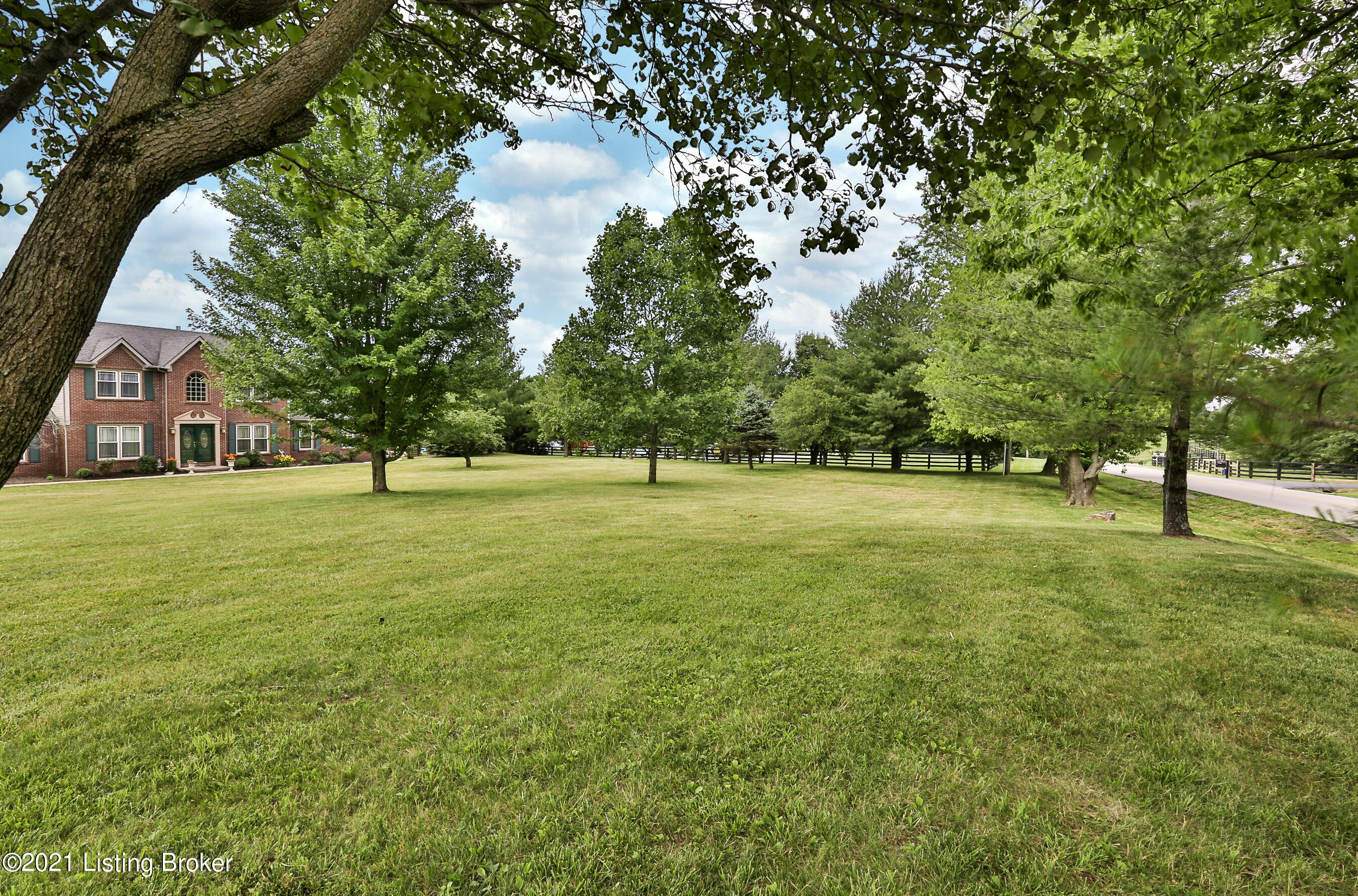 455 Veechdale Road Simpsonville, KY 40067 - Photo 39 of 39 CT6C7429