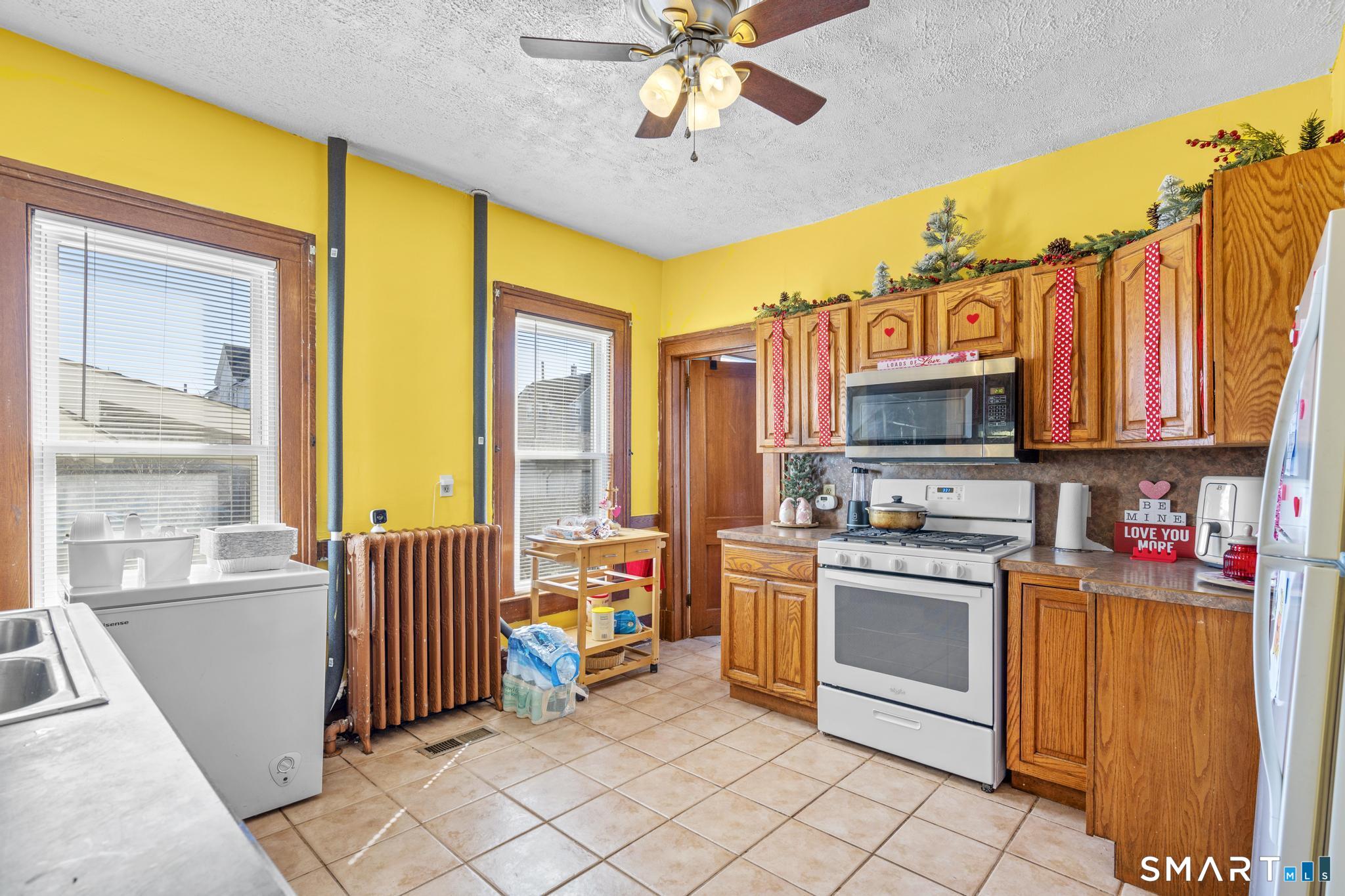 351 Chestnut Street New Britain, CT 06051 - Photo 8 of 23